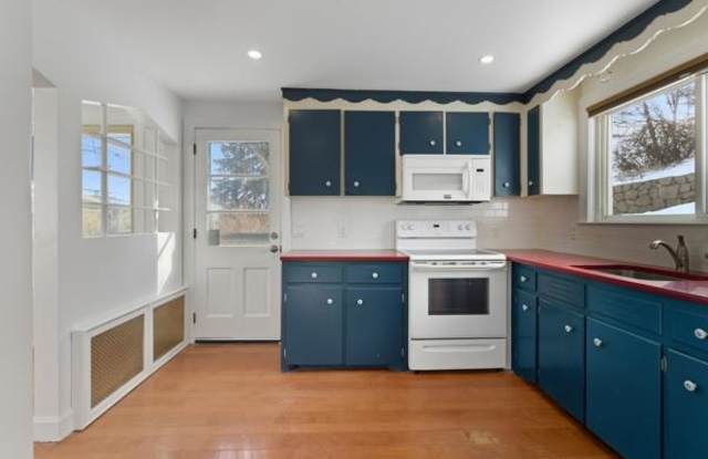 44 Main St. photos photos