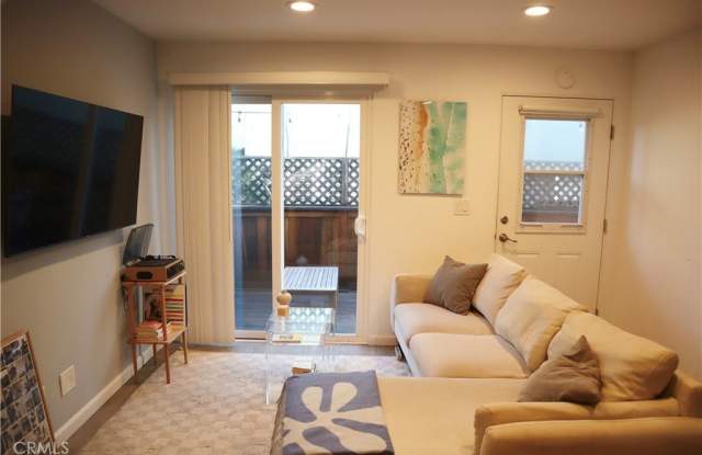 219 42nd Gallery 3