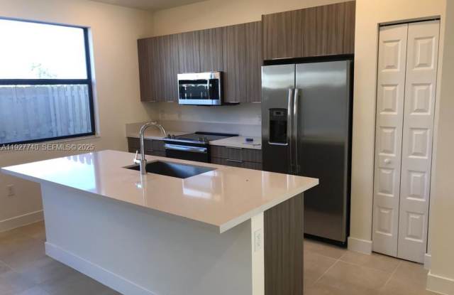 10431 NW 82nd Street 5, Doral, FL 33178 photos photos