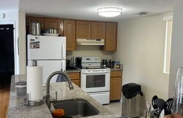 1045 Lake Shore Drive Gallery 3