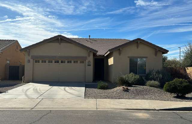Beautiful 4 bedroom 2 bath home - 1049 East Sourwood Drive, Gilbert, AZ 85298