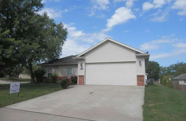 Nice 3 Bed 2 Bath House! Gallery 1