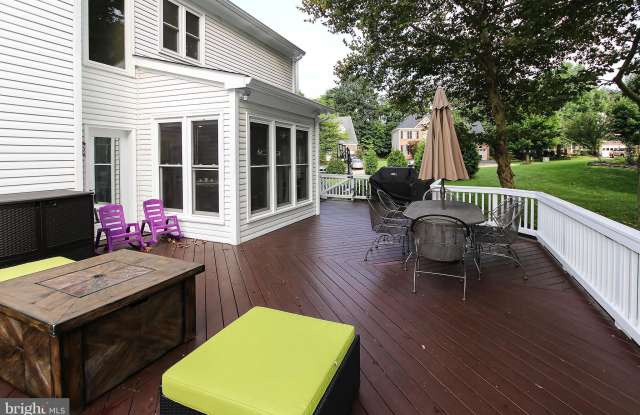 21211 EDGEWOOD COURT Gallery 4