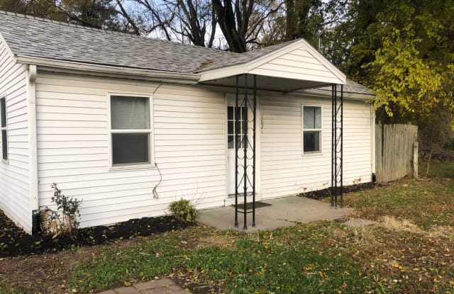 1821 27th Ave. - 1821 27th Ave, Rock Island County, IL 61244