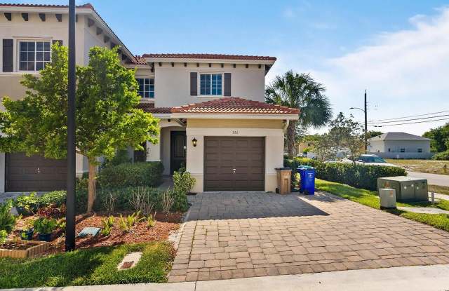 351 Southeast 1st Way photos photos