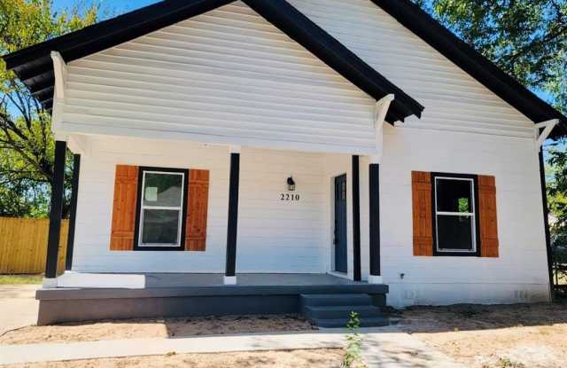 2210 Langford Street photos photos