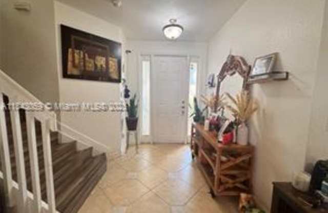 10828 Northwest 85th Terrace Gallery 3