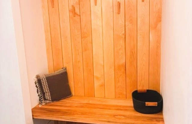 Winter Seasonal Rental- Lake Forest B104 Gallery 4