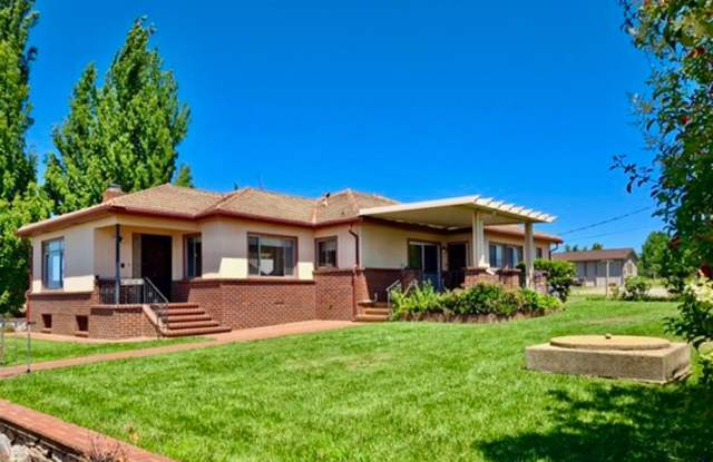 SOUTH AUBURN HOME WITH SUNSET VIEW photos photos