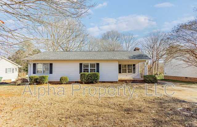 203 Willow Branch Dr - 203 Willow Branch Drive, Simpsonville, SC 29680