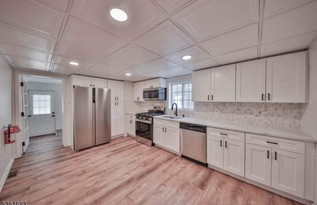 171 Lewis St - 171 Lewis Street, Phillipsburg, NJ 08865