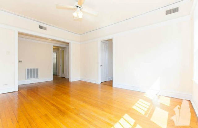 2526 North Kedzie Ave. Gallery 2