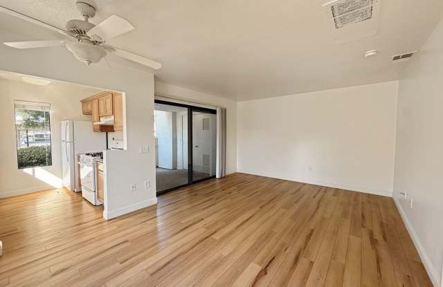 Beautiful 1B/1BA Condo in Mira Mesa with A/C and Washer/Dryer! - 11179 Camino Ruiz, San Diego, CA 92126