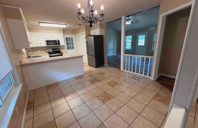 3212 Tyndall Drive Gallery 2
