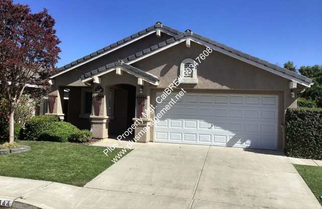 Beautiful Northeast Single Story Home Located In River Ranch - 1844 Evelyn Court, Santa Maria, CA 93454
