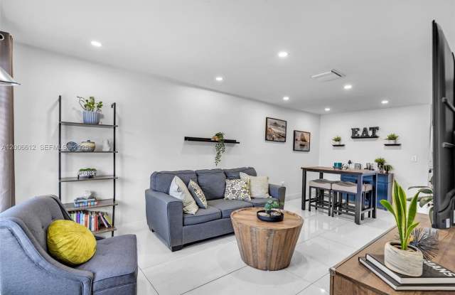 5725 Southwest 132nd Court Gallery 2