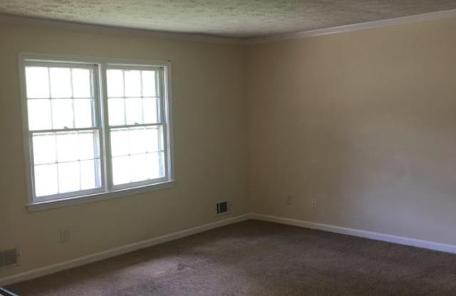 1930 Snapfinger Rd Gallery 4
