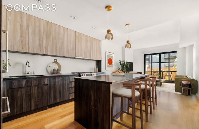 868 Lorimer Street photos photos