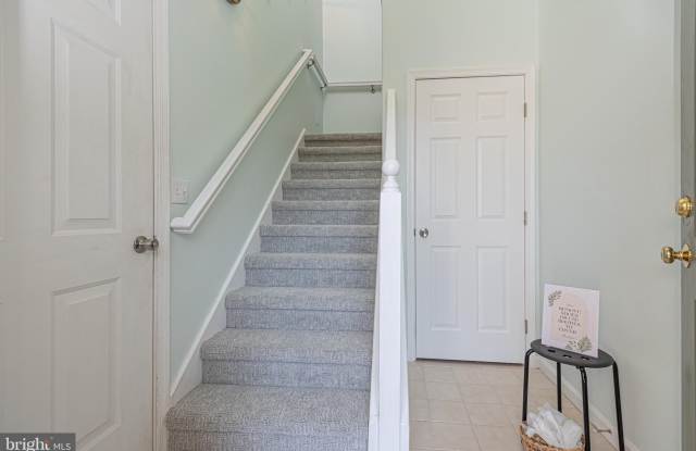 18565 ORTON Circle Gallery 2