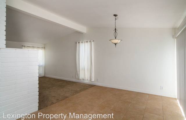 22856 Leadwell Street Gallery 3
