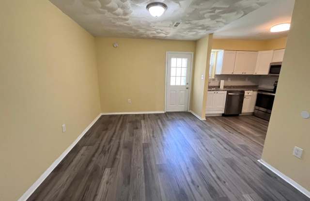 6039 LIVINGSTON Road Gallery 4