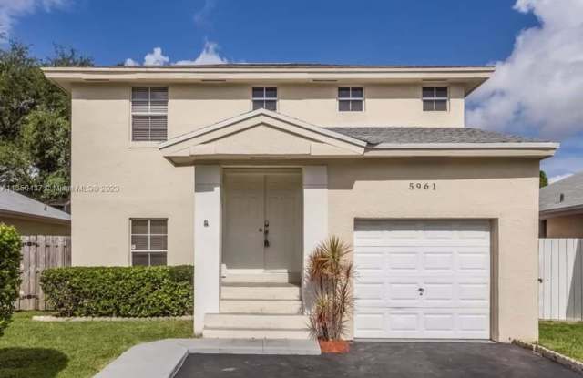 5961 Woodland Point Dr - 5961 Woodland Point Drive, Tamarac, FL 33319
