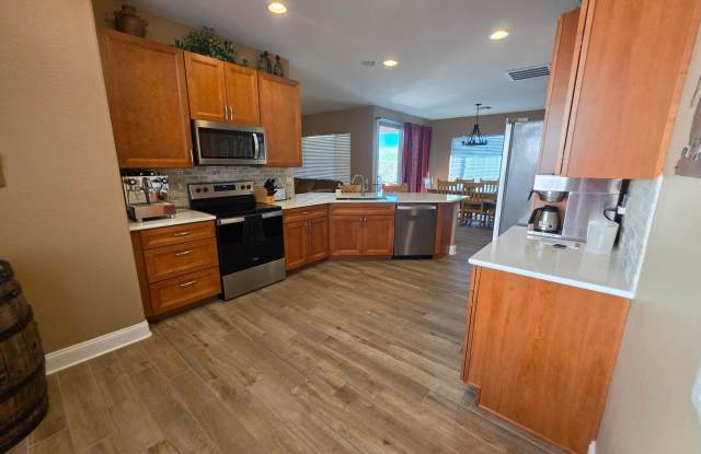 SEASONAL RENTAL IN GOLD CANYON Gallery 3
