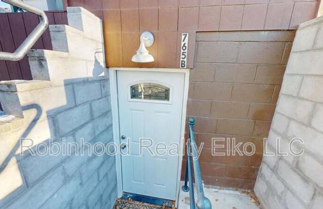 756 1/2 Maple Street Unit B photos photos