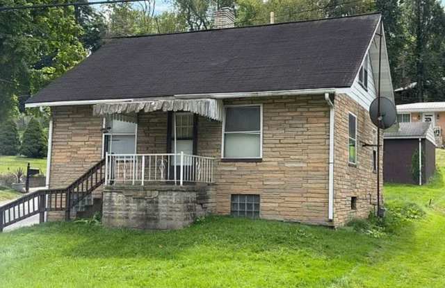 3 Bedroom Home-BlackHawk School Dist Gallery 1