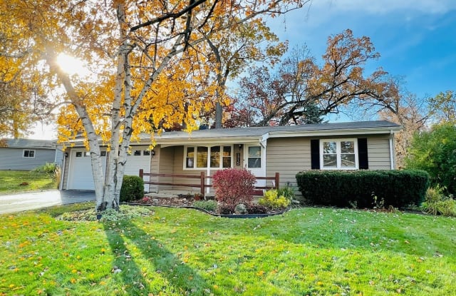 1715 Hazelwood Drive - 1715 Hazelwood Drive, Lindenhurst, IL 60046
