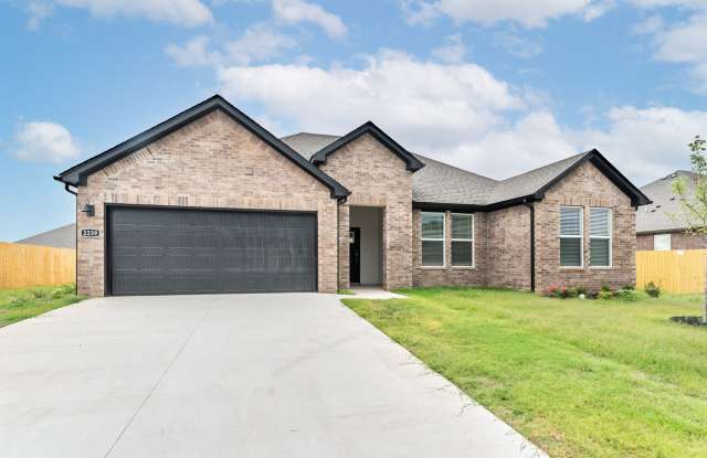 "Charming 3-Bedroom, 2-Bathroom Rental in Tranquil Pea Ridge Neighborhood" photos photos