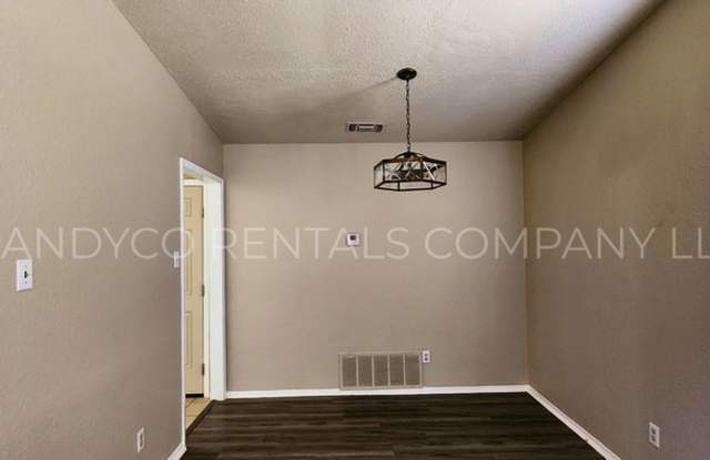1208 Circle Tree Loop Gallery 3