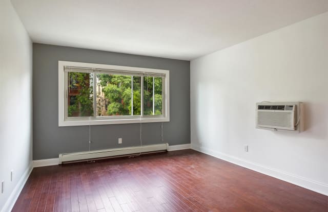 729 East 16th Street - 9 Gallery 4