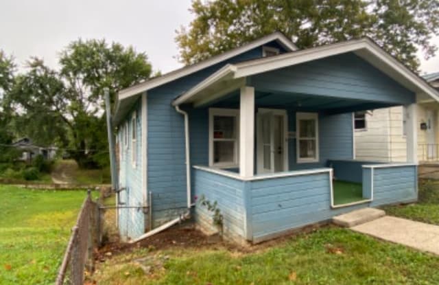 1869 Marshall Ave - 1869 Marshall Avenue, Huntington, WV 25701