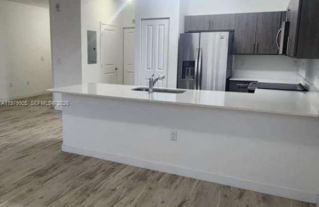 15650 SW 136th St photos photos