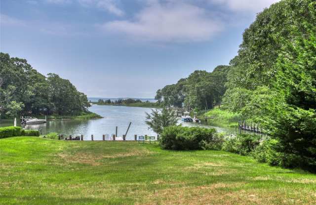 400 Little Peconic Bay Road photos photos