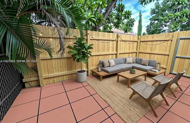 1020 NW 33rd Ave photos photos