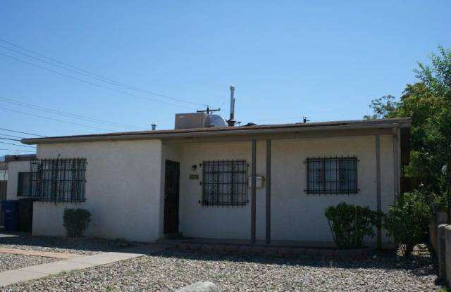 NE HEIGHTS 3 Bedroom 1 Bath photos photos