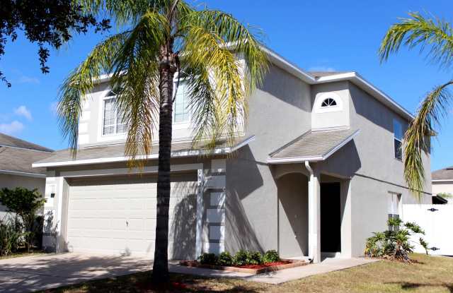Lovely 3/2.5 Home w/ 2nd floor loft and fence enclosed yard in Winter Garden! Available August! photos photos