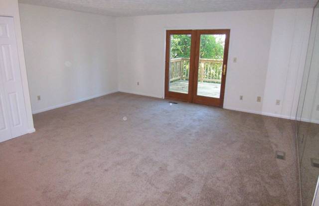1010 AGATE DRIVE Gallery 4