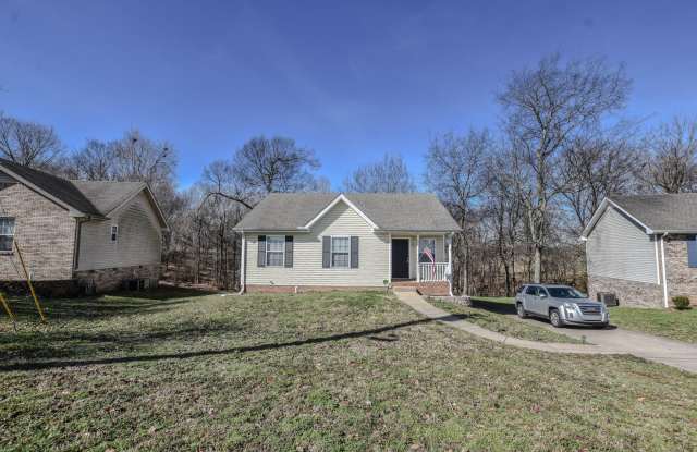 Pet Friendly with Basement! - 3287 North Senseney Circle, Clarksville, TN 37042