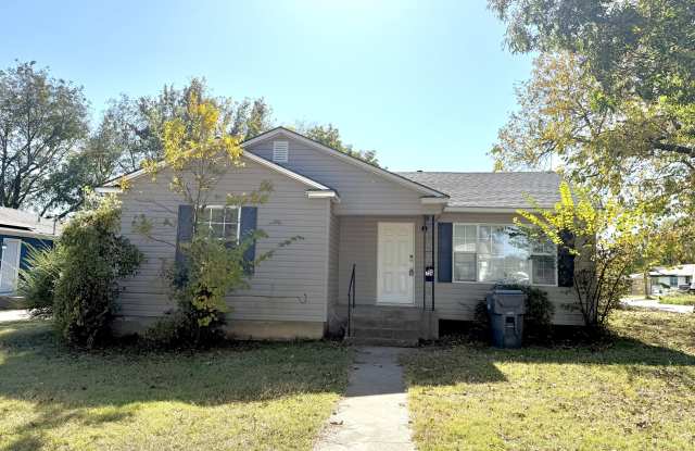 726 Ash Street - 726 Ash Street, Ardmore, OK 73401