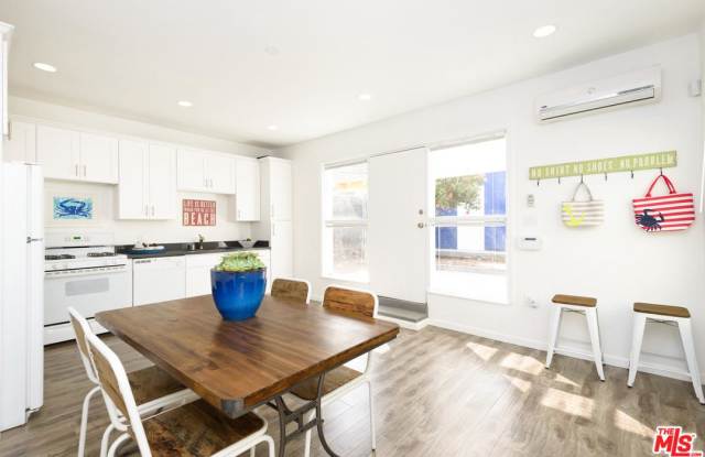 30 23RD Avenue Gallery 2