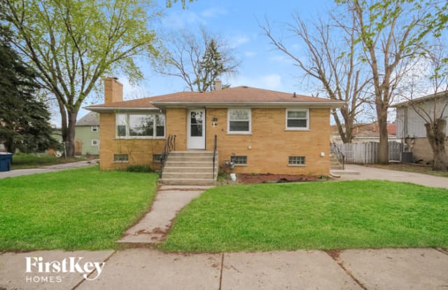 811 Greenbay Avenue - 811 Greenbay Avenue, Calumet City, IL 60409