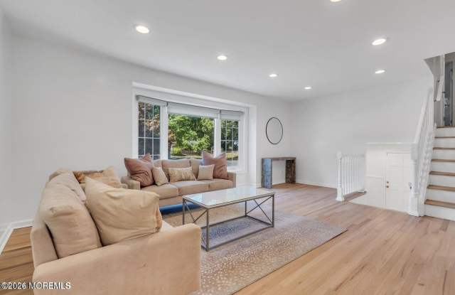 2 Roslyn Drive Gallery 3