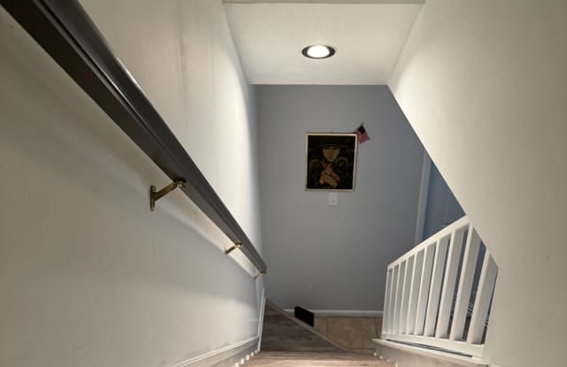 2016 S 10th St Gallery 2