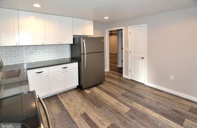 229 KENT ST N #4 Gallery 3