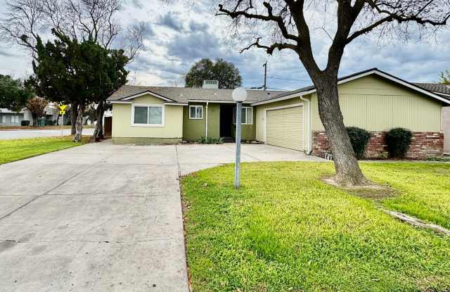 Move in Ready - 3 Bedroom, 2 Bath home with Easy Commute Access photos photos