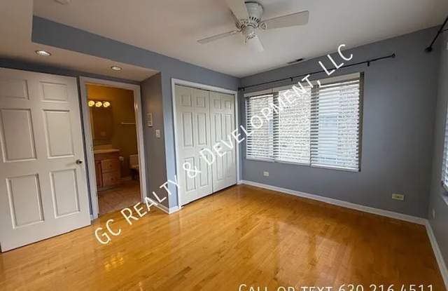 220 Des Plaines St Gallery 3