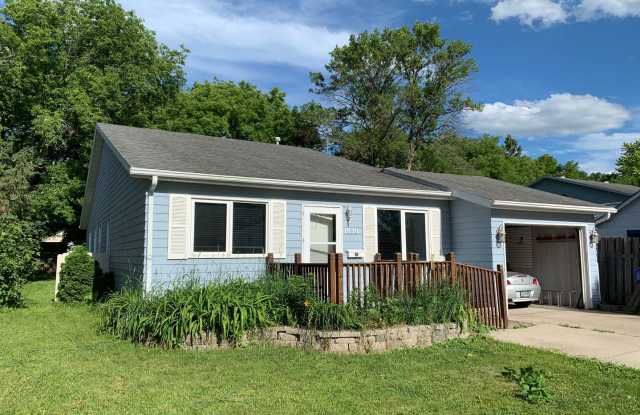 3 Bed, 2 Bath Home in North Fargo with a Fenced in Yard! photos photos